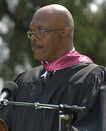 photo of commencement speaker Samuuel L. Jackson