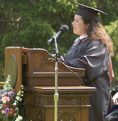 photo of Sarah Tahamont giving her commencement speech