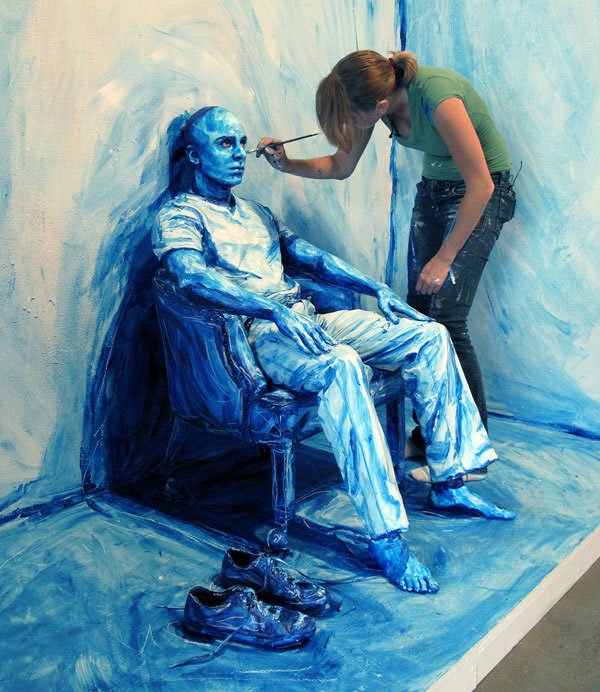 Using modified acrylic paint, Meade then paints directly onto the skin of her models. “Blueprint Installation.”