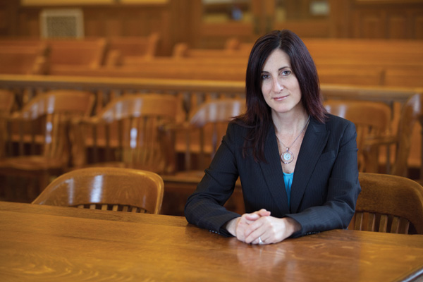 Special Victims Unit prosecutor Kristine Hawlk ’91 was the first prosecutor in New York to use a therapy dog in the courtroom.